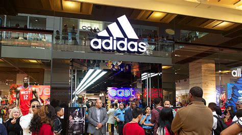 fotos de adidas store buenos aires, av. cabildo|adidas en cabildo.